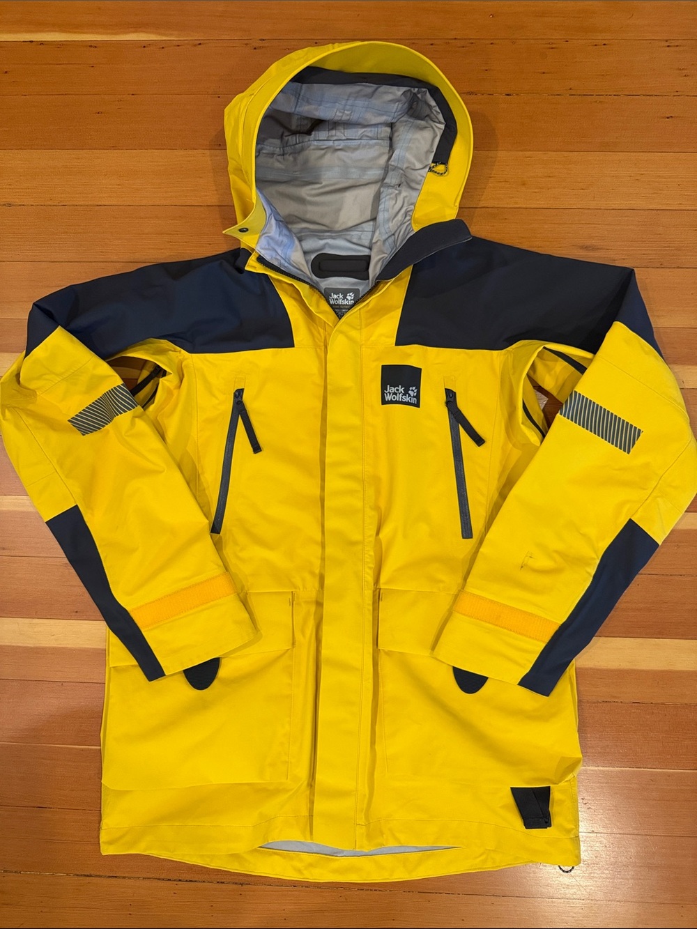 New! Jack Wolfskin waterproof hooded parka